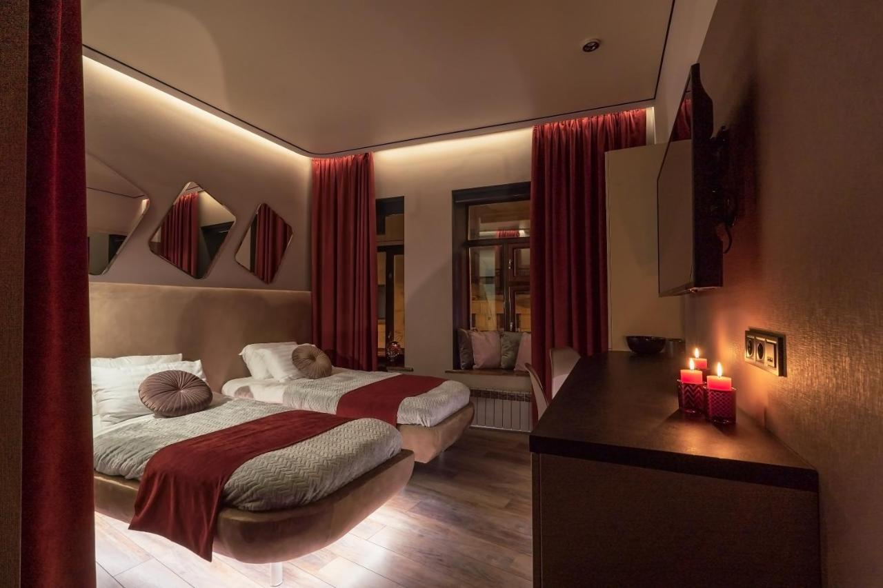 Luxury Upscale Apartments On 18 M Zhitomirska Kiev Eksteriør billede